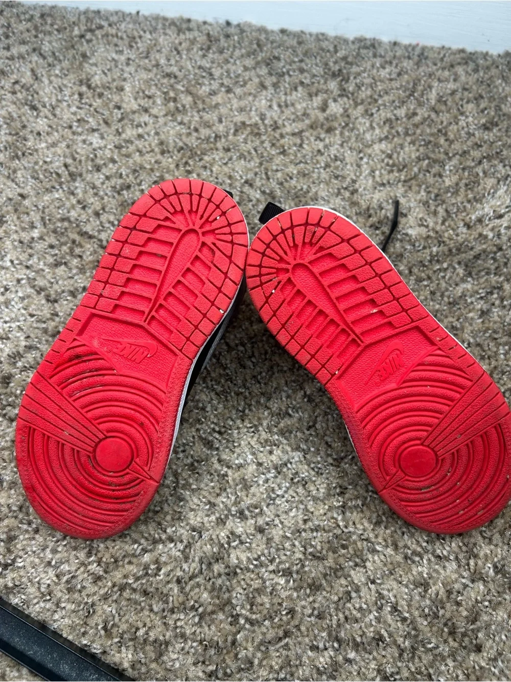 Two pairs of shoes, $45 ending date on July 4 DQ8423-006 Nike GS Air Jordan 1